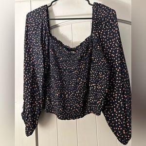 Scoop neck cropped blouse